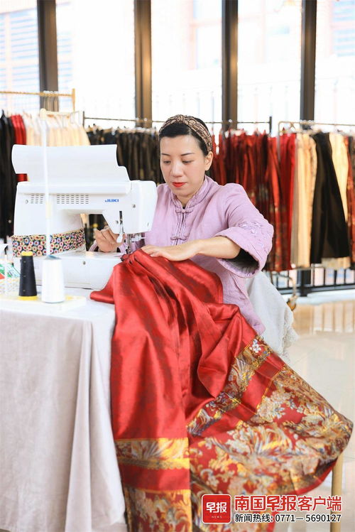 新中式服装走俏 你的春节“战袍”与鞋帽搭配指南